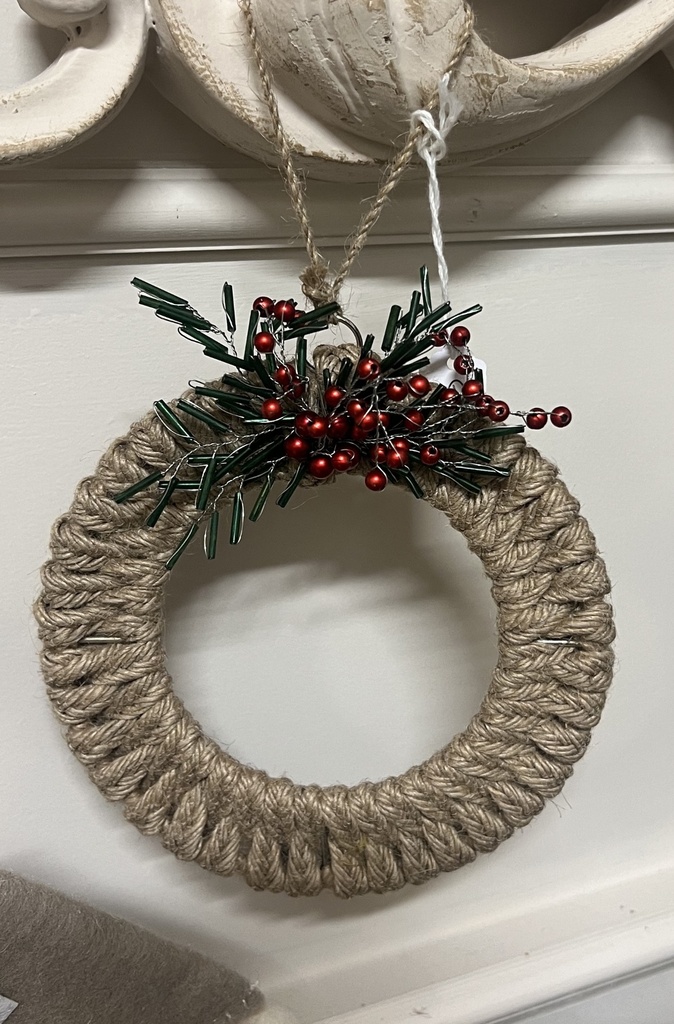 Jute and Berries Hanging Ring