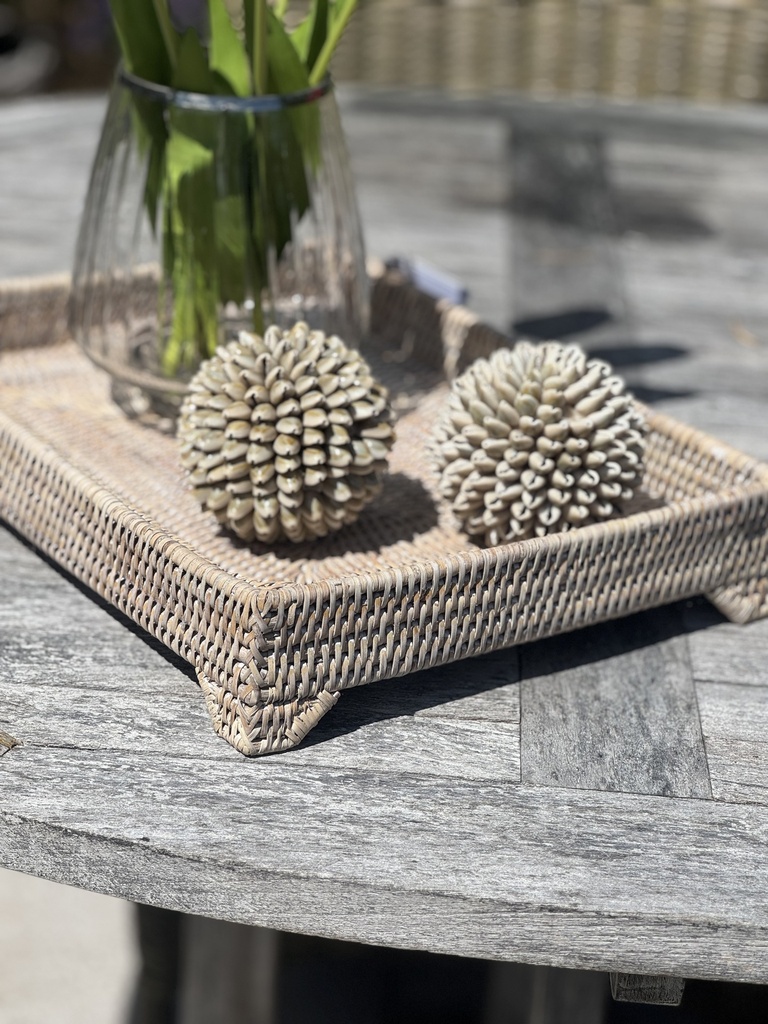 Whitewashed Rattan Tray on legs - M 